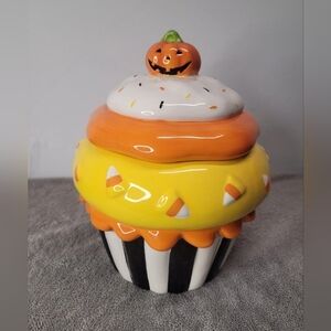 Halloween Pumpkin Cupcake Cookie Jar Ceramic Kohls Retired Candy Corn 10"
